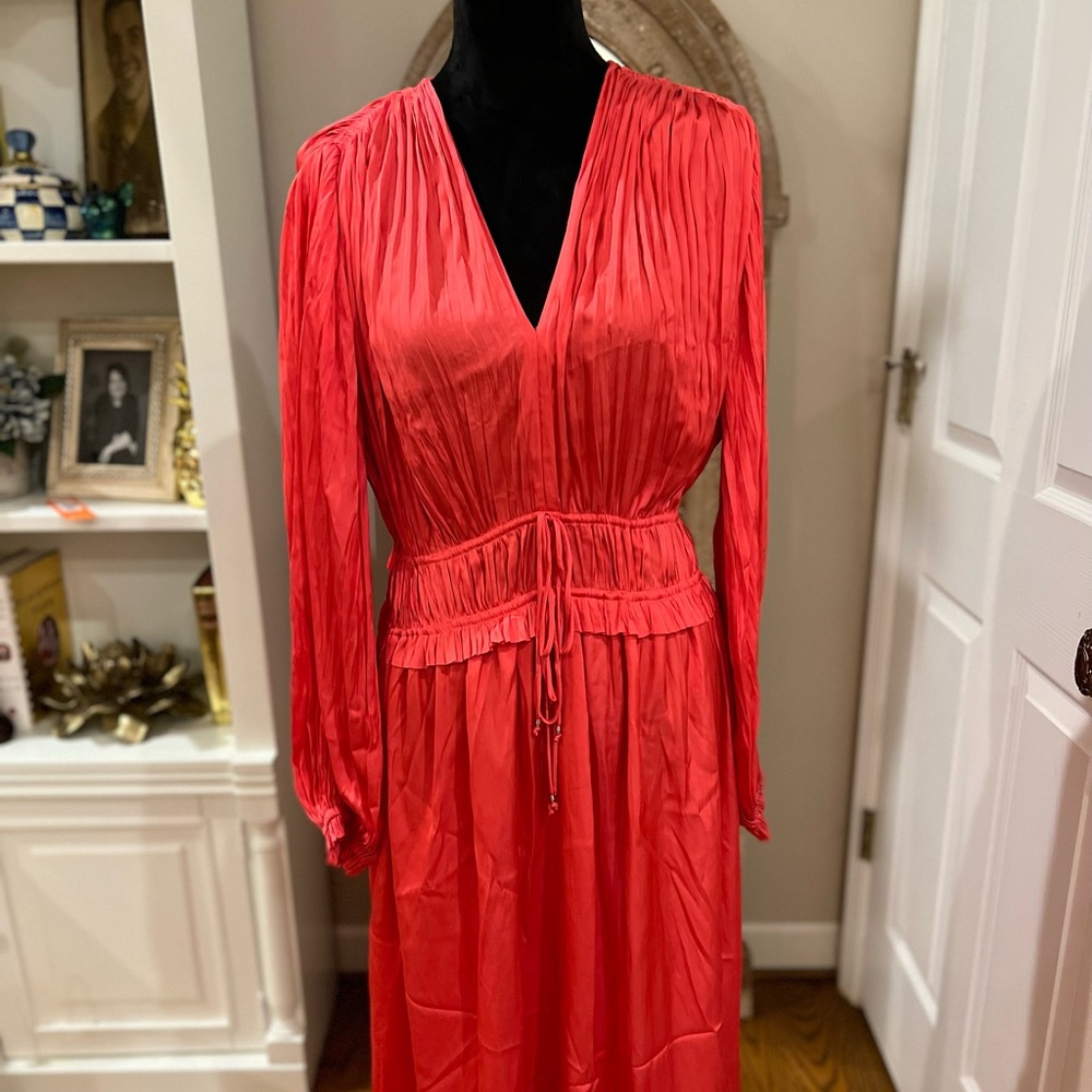 Ellie Tahari midi dress. Size M. Long sleeved. V-neck. NWT.